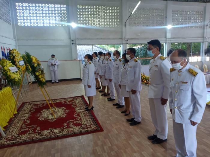 พิธี​วางพวงมาลาพระบรมฉายาลักษณ์พระบาทสมเด็จพระบรมชนกาธิเบศร มหาภูมิพลอดุลยเดชมหาราช บรมนาถบพิตร